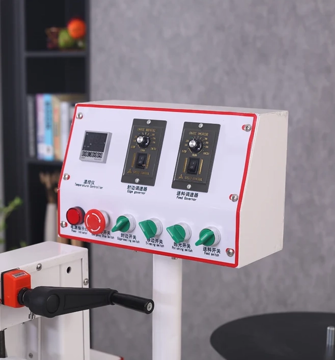 Plaqueuse de Chants DW1800 - Entièrement Automatique (Alimentation et Rogneuse d'Extrémité) - Photo