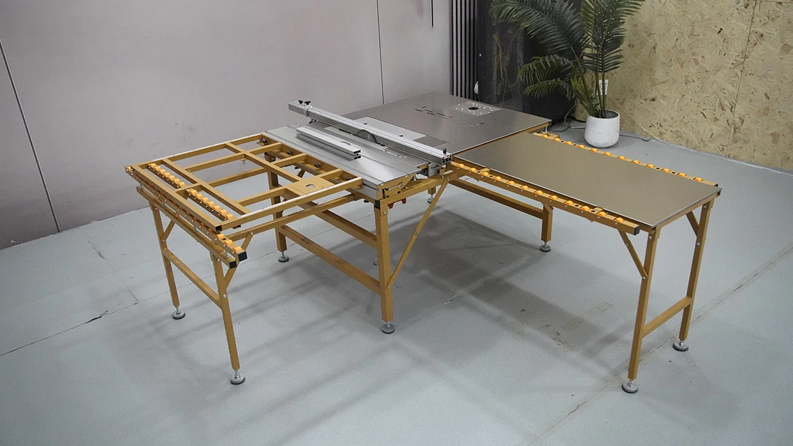 Scie à Panneaux Coulissante ZDS 680 : Modèle Multifonction Zéro Poussière - Photo